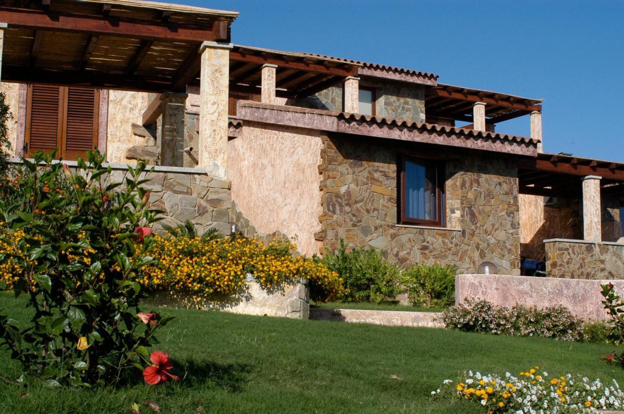 Residence Il Borgo Di Porto Corallo Виллапутцу Экстерьер фото