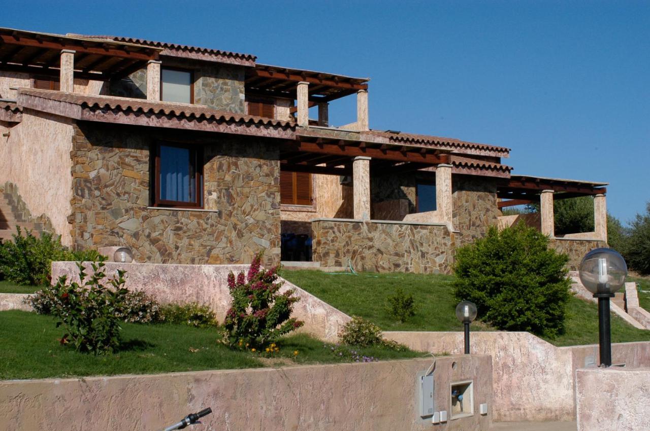 Residence Il Borgo Di Porto Corallo Виллапутцу Экстерьер фото