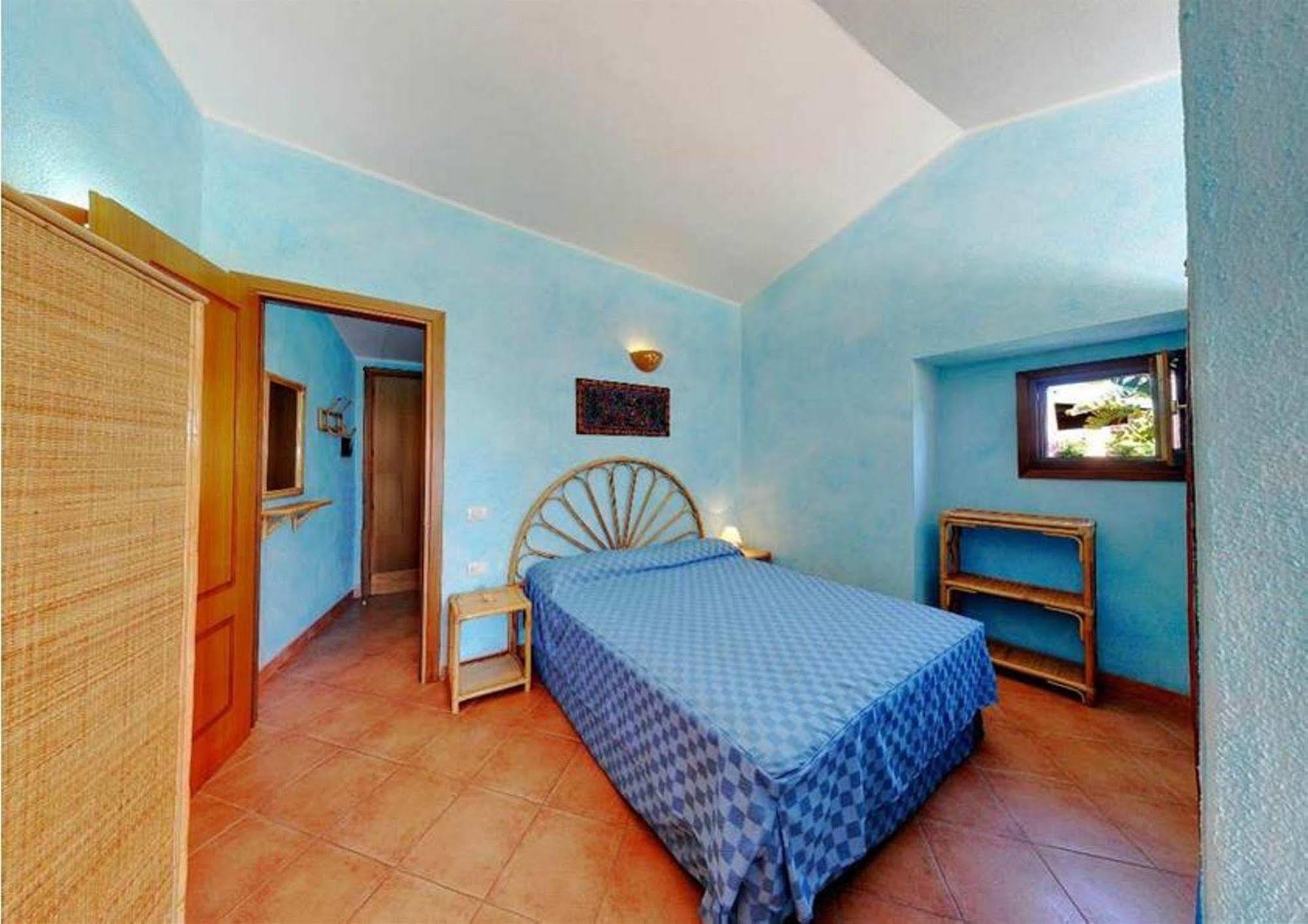 Residence Il Borgo Di Porto Corallo Виллапутцу Экстерьер фото